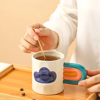 Creative cloud keramický hrnček v Japonskom štýle ručne maľované rainbow rukoväť hrnček moderný minimalistický mlieko pohár šálku kávy raňajky pohár