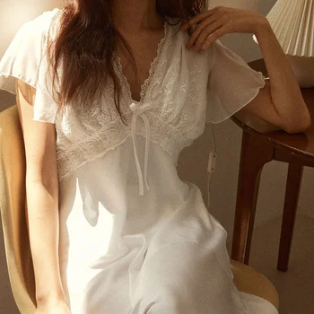 Elegantné Súd Štýl Biele Dlhé Nightdress Ženy Sexy Patchwork Čipky Rayon Nightgown Sleepwear Príležitostné Voľné Župan Domov Šaty